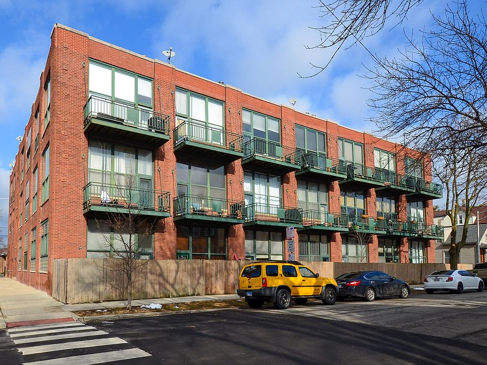 1st image of 2654 W Medill Ave APT 102