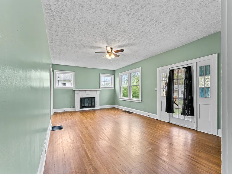 4421 Immanuel St — Photo 24