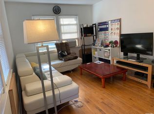 2904 204th St, Bayside, NY 11360