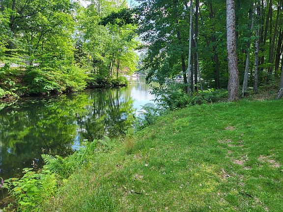 5th image of W School Section Lake Dr