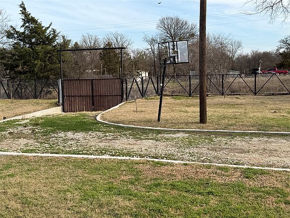 3rd image of 2552 NW 1090th Rd