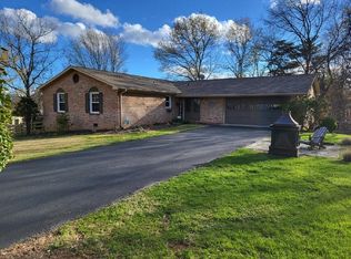 1744 Mountain Heights Dr, Salem, VA 24153
