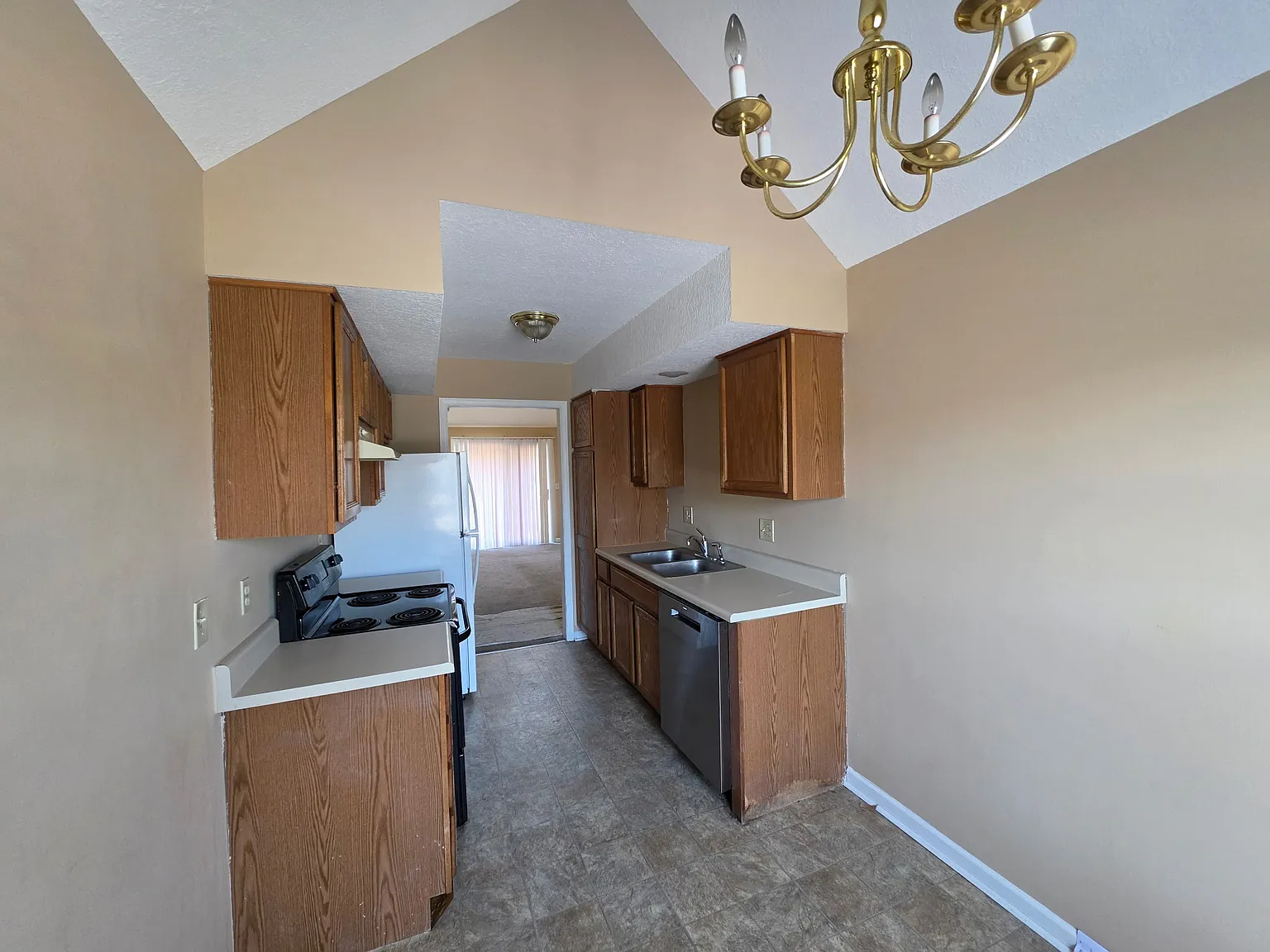 3 bed, 1300 sqft, $1,500 — Photo 4