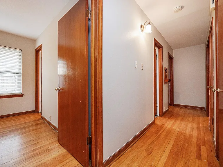1018 W 31st St — Photo 22