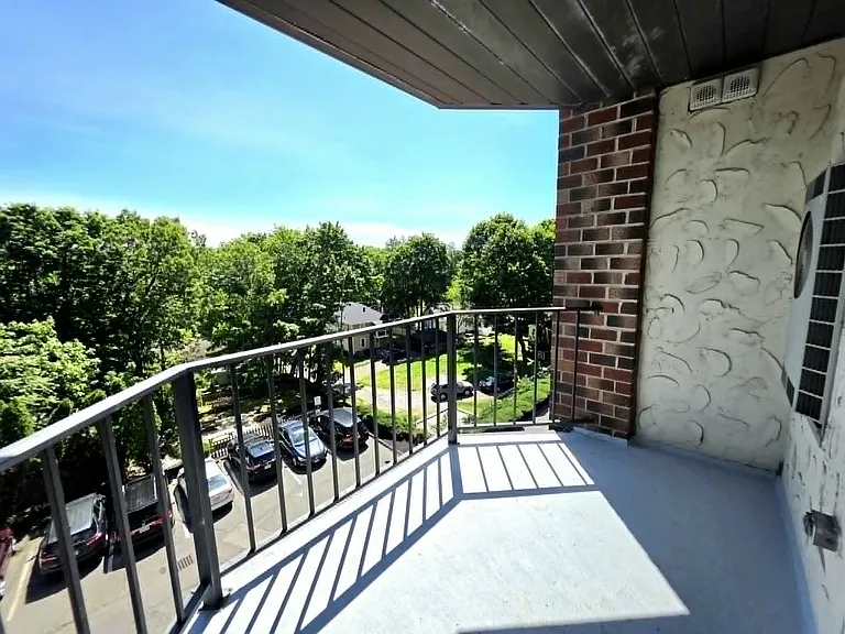 230 Willard St #407 — Photo 11