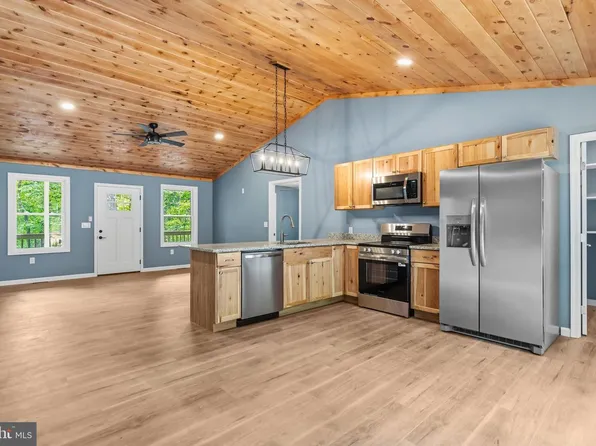 5 Pin Oak Ln, Basye, VA 22810