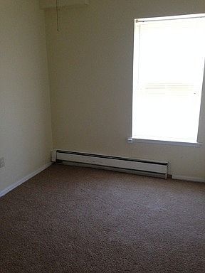 2nd image of 658 N Salina St APT 10