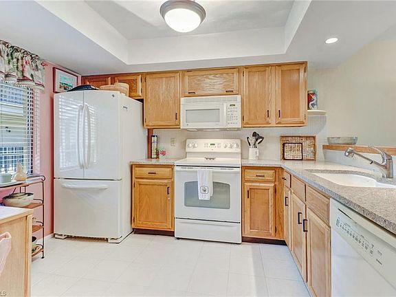 3rd image of 5250 Fox Hollow Dr APT 518