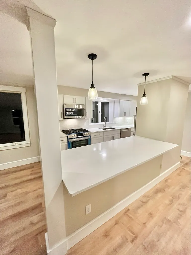2 bed, 1300 sqft, $3,050 — Photo 3