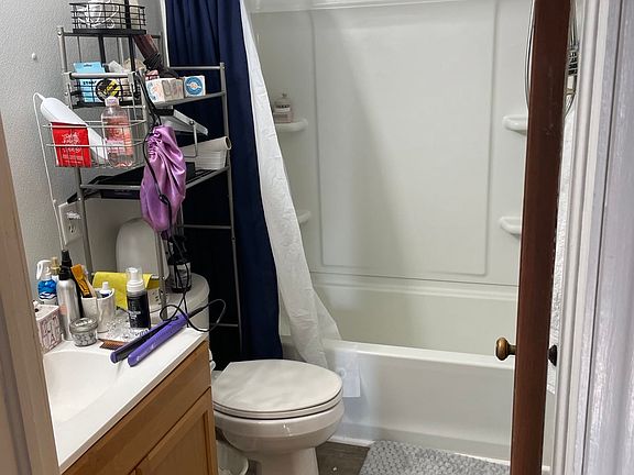 5th image of 20 1/2 S Congress St APT 3