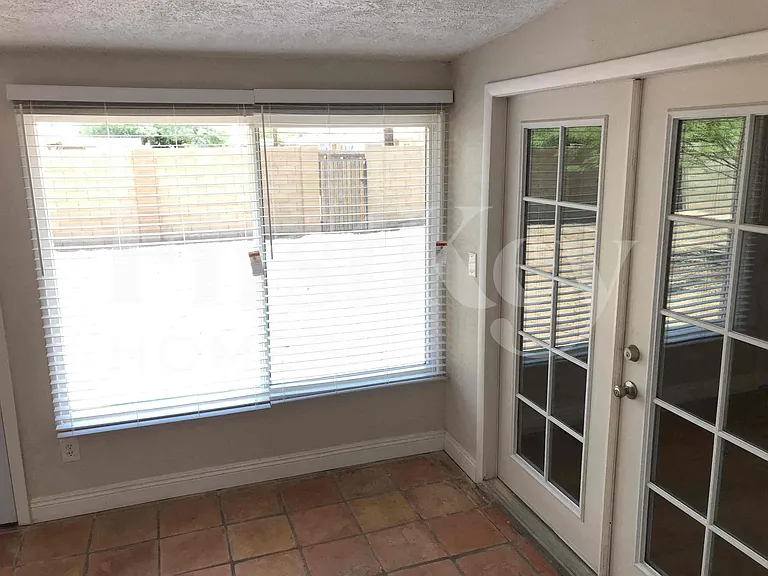 7427 E McKinley St — Photo 3