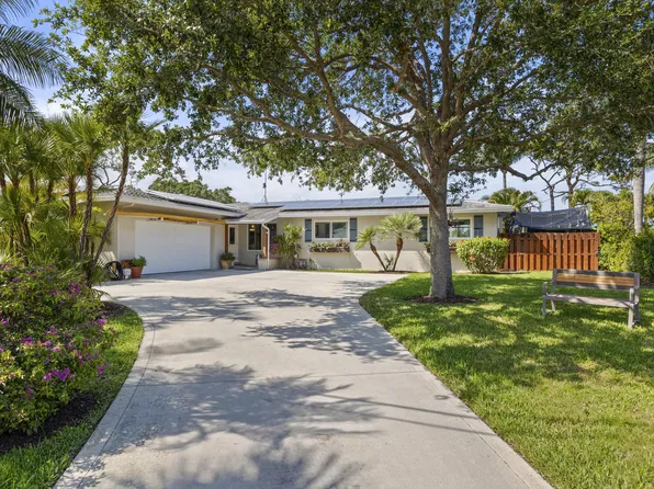 15 Palmetto Way, Tequesta, FL 33469