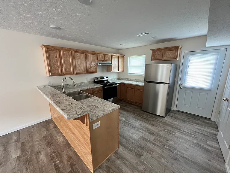 Faith Court Townhomes — Photo 8