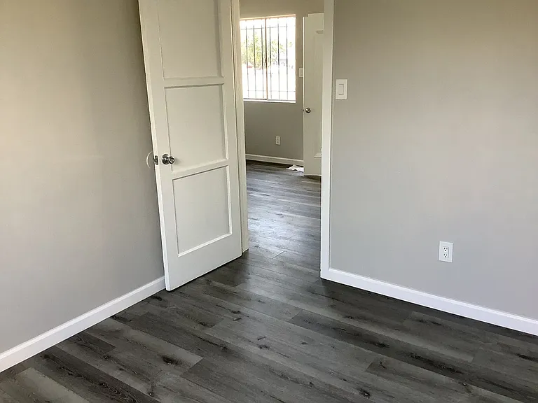 5050 Randolph St — Photo 8