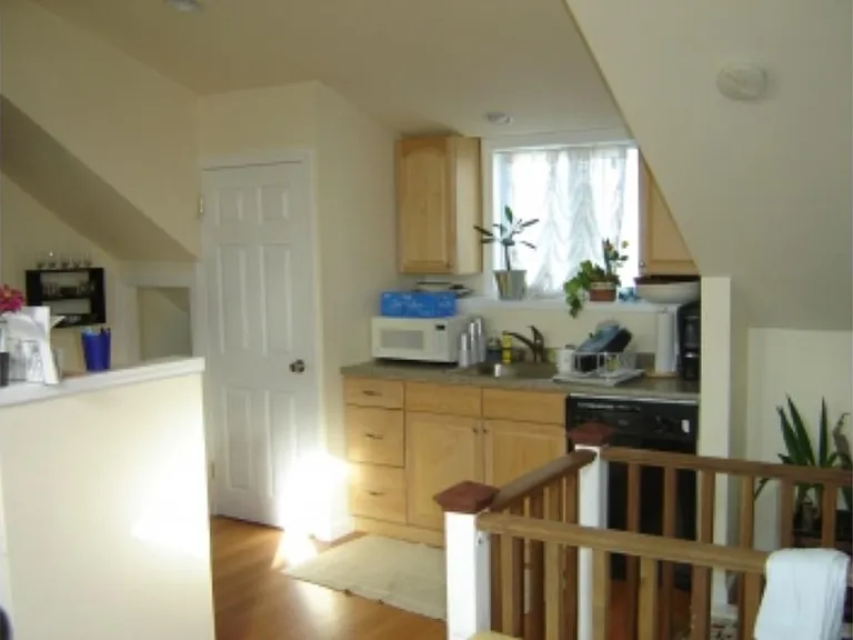 35 Webster St #3 — Photo 4