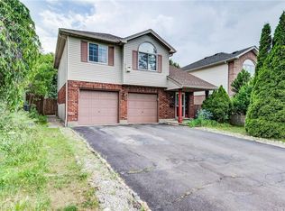 562 Erinbrook Dr, Kitchener, ON N2E 3M8