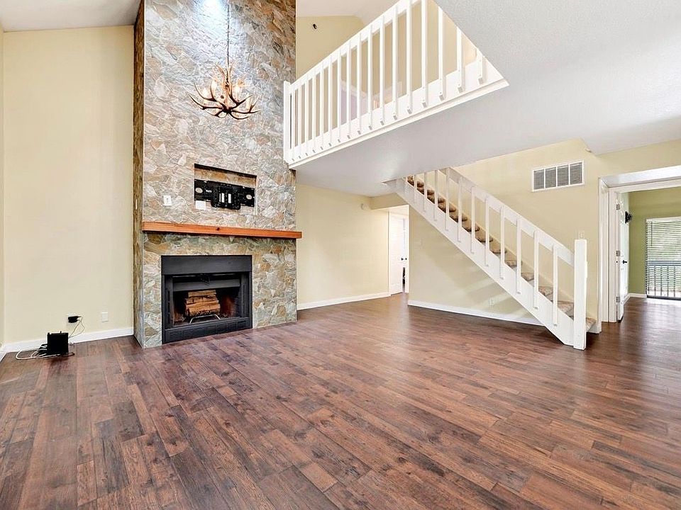 2nd image of 1232 Signal Ridge Pl