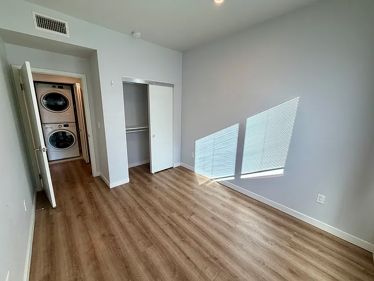 22425 Del Valle St #3 — Photo 11