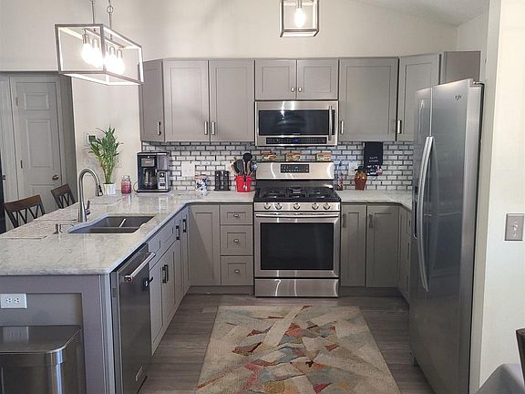 3rd image of 7440 Chimney Pines Dr