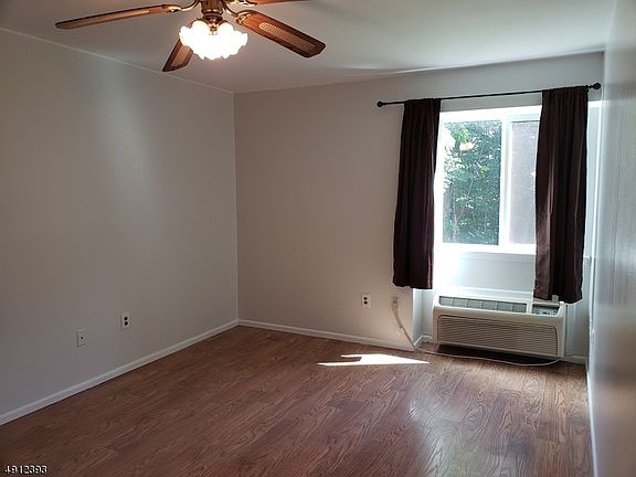 5th image of 3 Bolton Ct #3