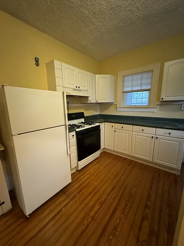 2 bed, 1.0 bath, 1500 sqft, $1,295 — Photo 4