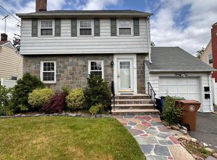 34 Edgewood Rd, Linden, NJ 07036