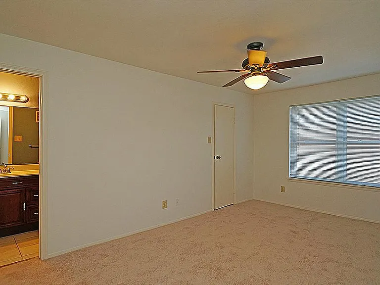 7659 Cambridge St — Photo 11