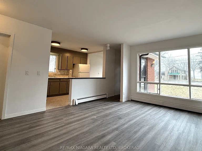 1544 Stockton Ln — Photo 5