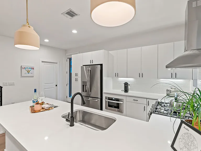 2606 Oaklawn Ave #2 — Photo 10