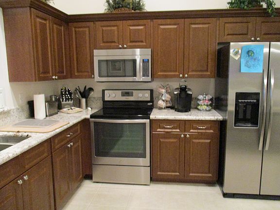 4th image of 8433 Logia Cir