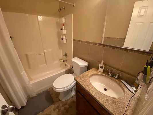 Rented by Premier Metro Realty Corp | media 20