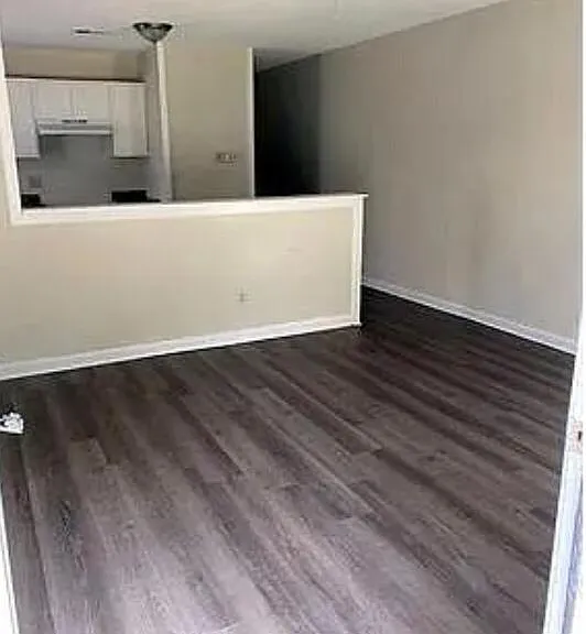 324 Gannt St #B — Photo 8