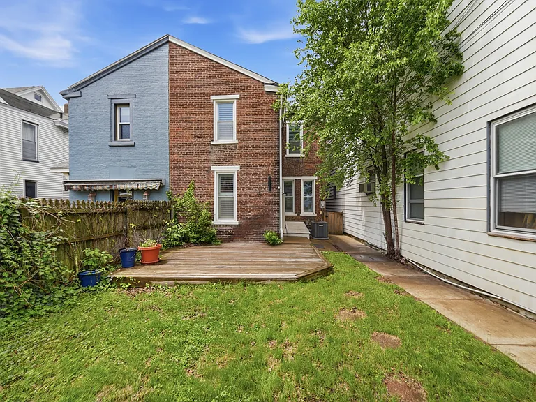 357 Lehigh Ave — Photo 2