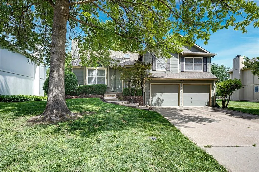4 bed, 2843 sqft, $2,780 — Photo 1