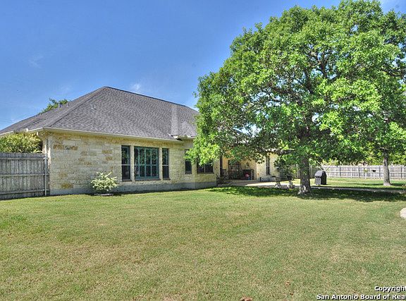 2nd image of 370 Rosewood Dr