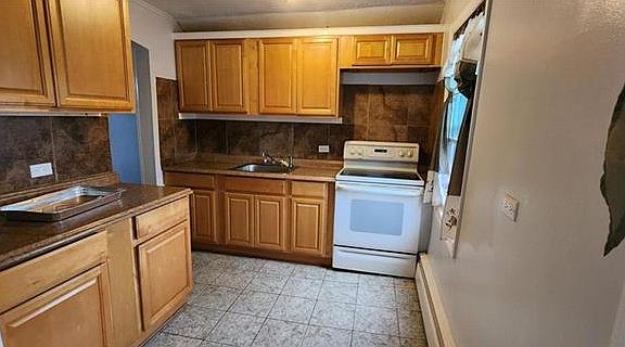 2nd image of 110 Lake Dr