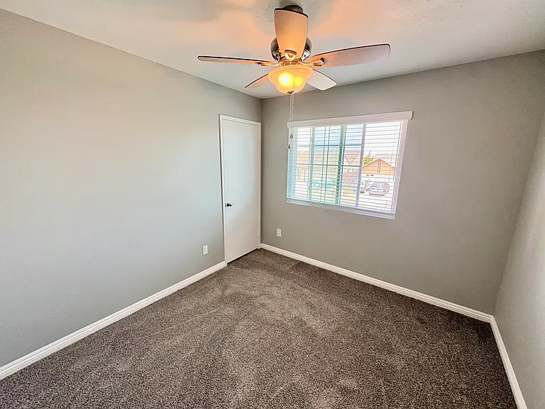 2035 Grove Ave — Photo 14