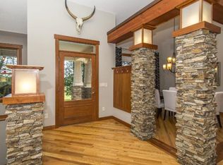 477 Meadow Ridge Trl, Hudson, WI 54016