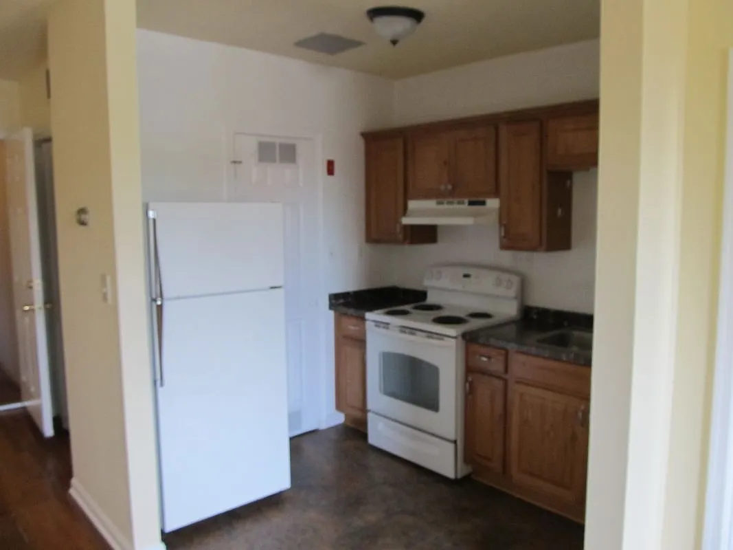 1 bed, 1.0 bath, 500 sqft, $1,400 — Photo 2