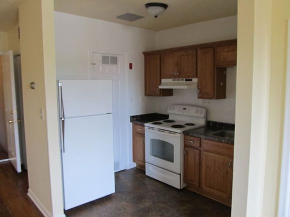 2nd image of 807 Caroline St APT 2