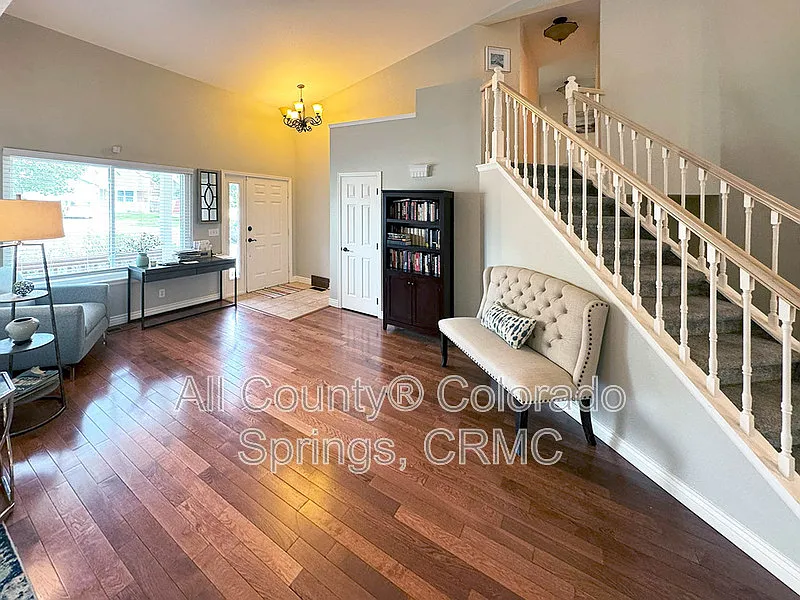 4 bed, 3.0 bath, 2576 sqft, $2,595 — Photo 2