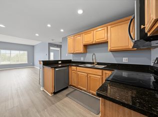 5537 Acorn Ln #101, Sterling Heights, MI 48314