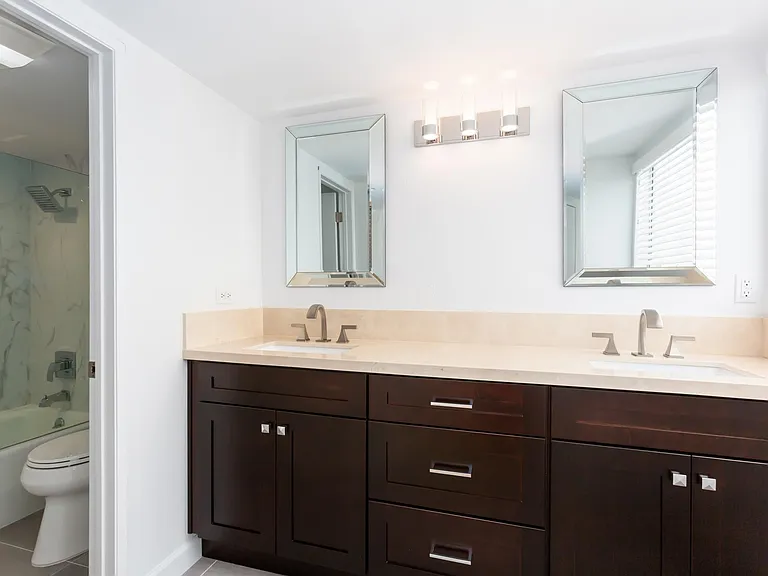 1738 S Bentley Ave #302 — Photo 38