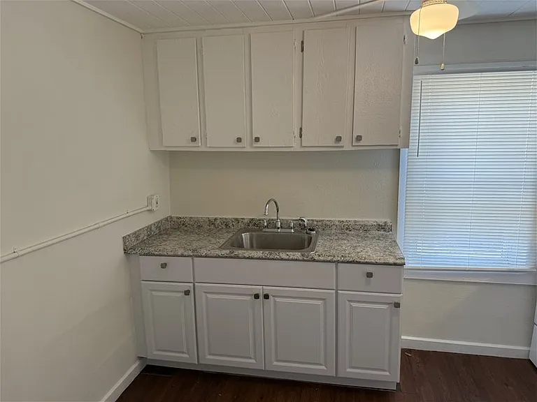 533 Plymouth Rd #4 — Photo 7