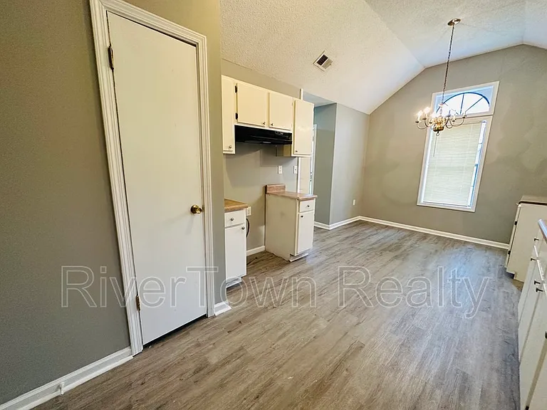 715 Ayers St — Photo 13