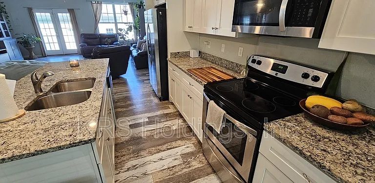 918 Hillside Ave — Photo 6