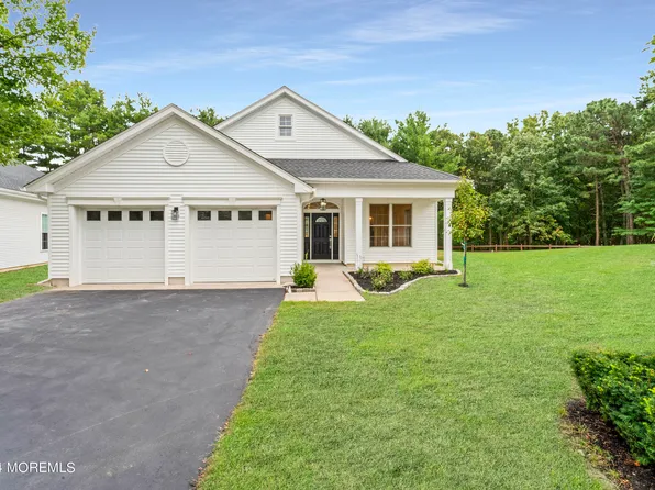 14 Dapplefields Court, Lakewood, NJ 08701