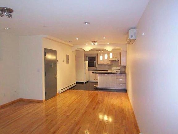2nd image of 17 Ann St APT 3