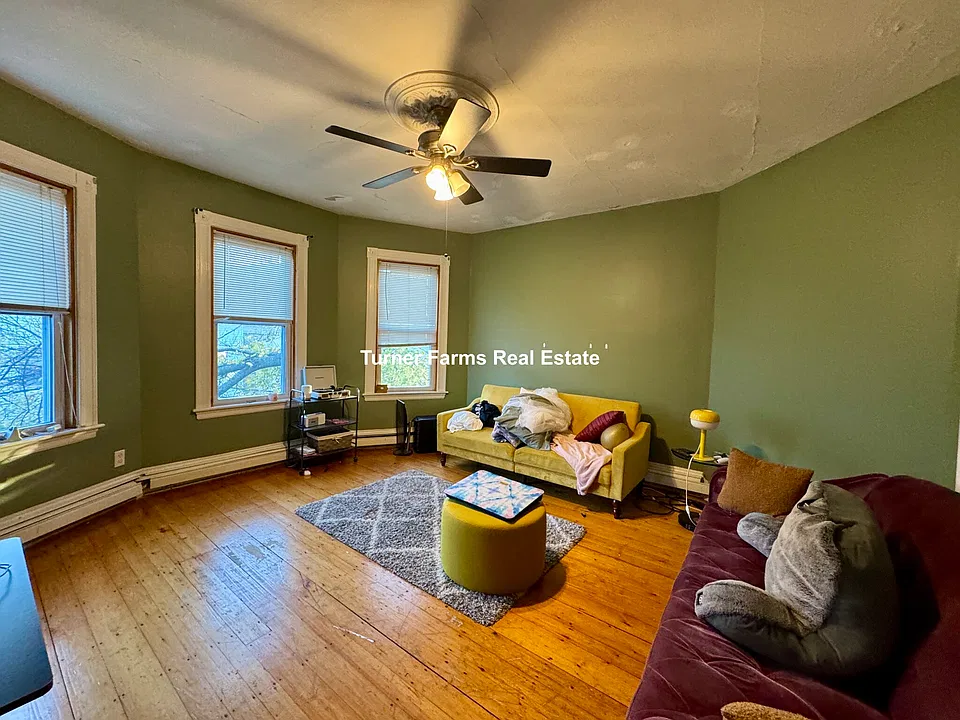 56 Calumet St #3Z