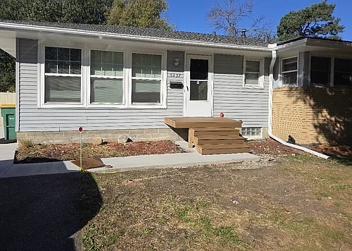 5339 Queen Ave N Photo 1